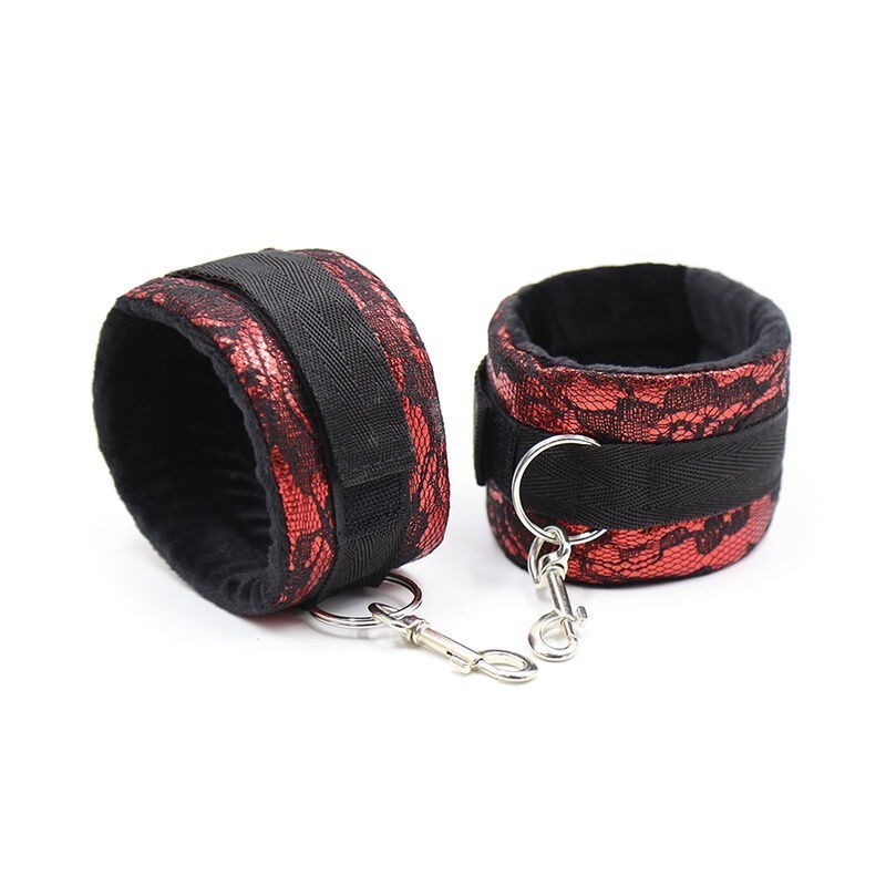 OHMAMA FETISH - MENOTTES EN VELOURS AVEC RUBAN EN NYLON OHMAMA FETISH - MENOTTES EN VELOURS AVEC RUBAN EN NYLON